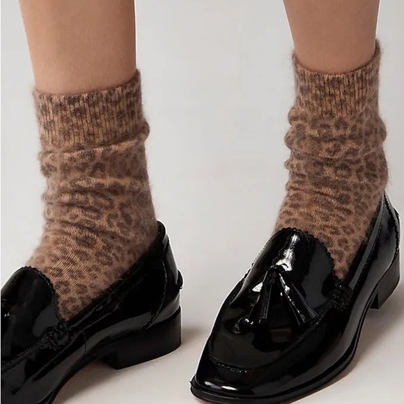 ISO - NWT JCrew Women’s Brushed cashmere socks in leopard print, cashmere blend - Picture 1 of 5